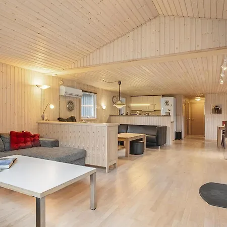 3 Bedroom Cozy In Casa de Férias *